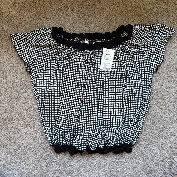 Max Studio Tops - NWT Max Studio Blouse black & white small